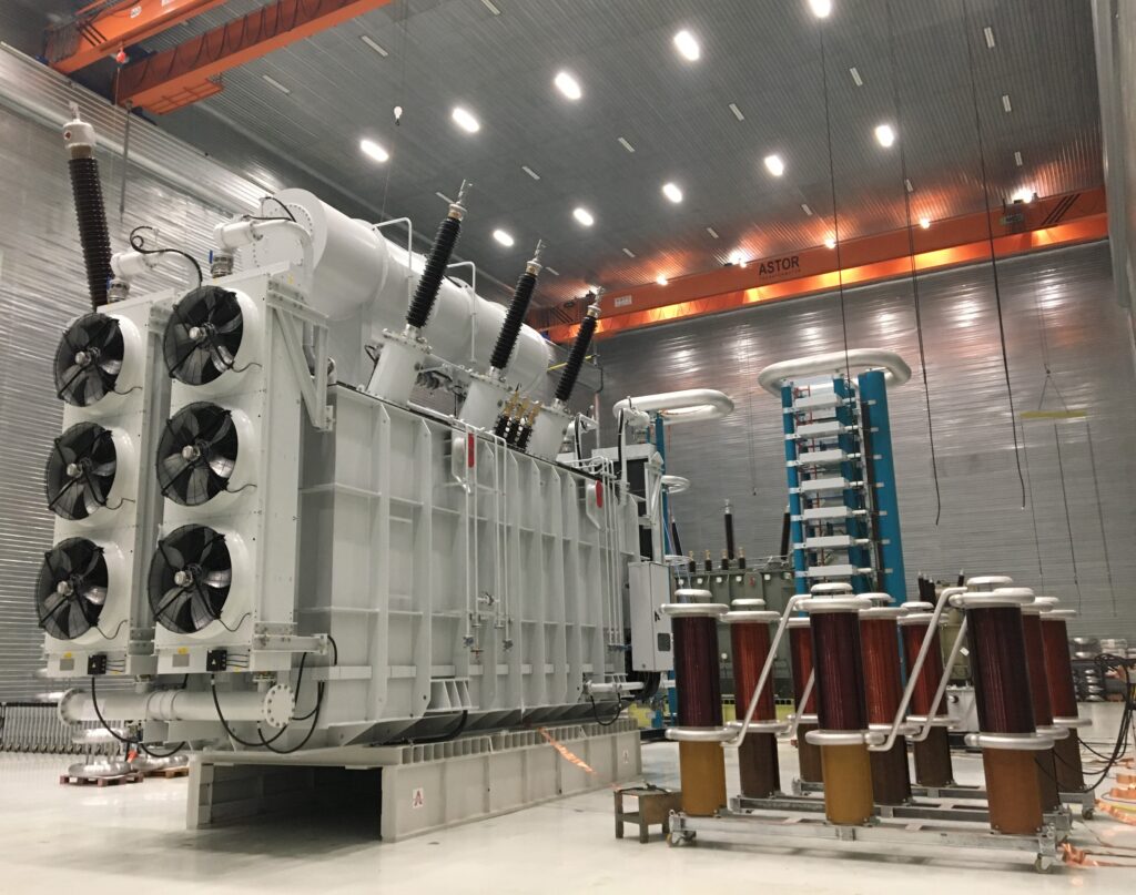 elektros perdavimo operatoriaus „Litgrid" krovinys - autotransformatorius.