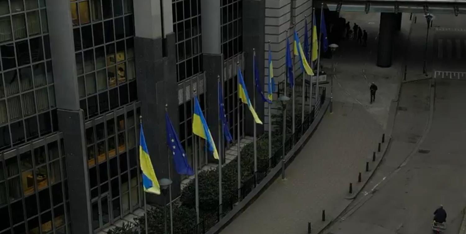 ES ir Ukrainos vėliavos